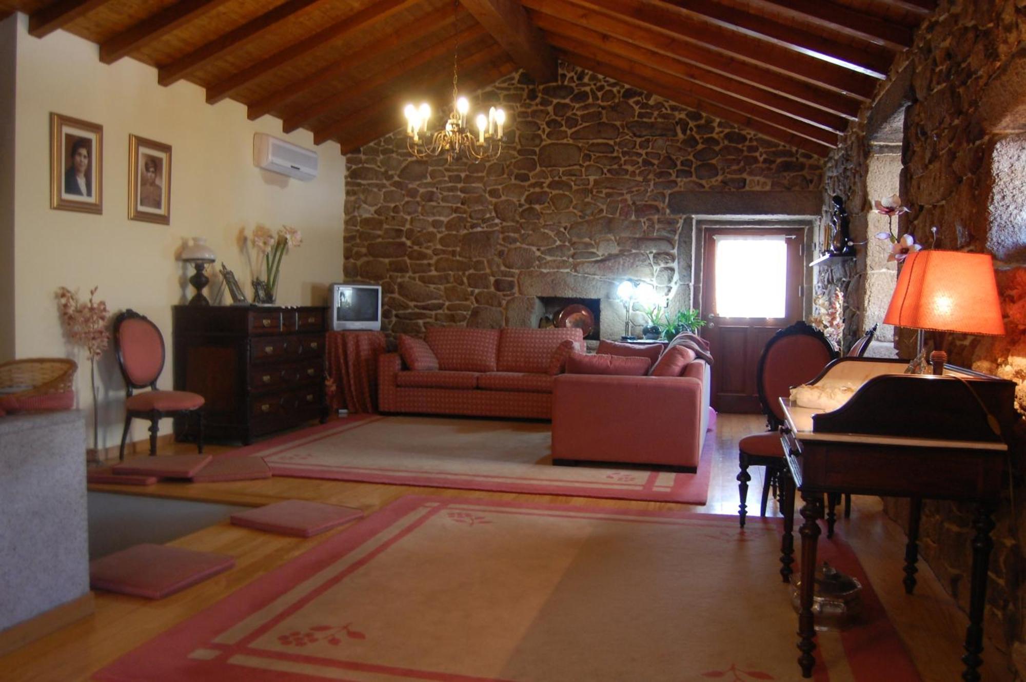 Outros Tempos Turismo De Aldeia Otel Aricera Dış mekan fotoğraf